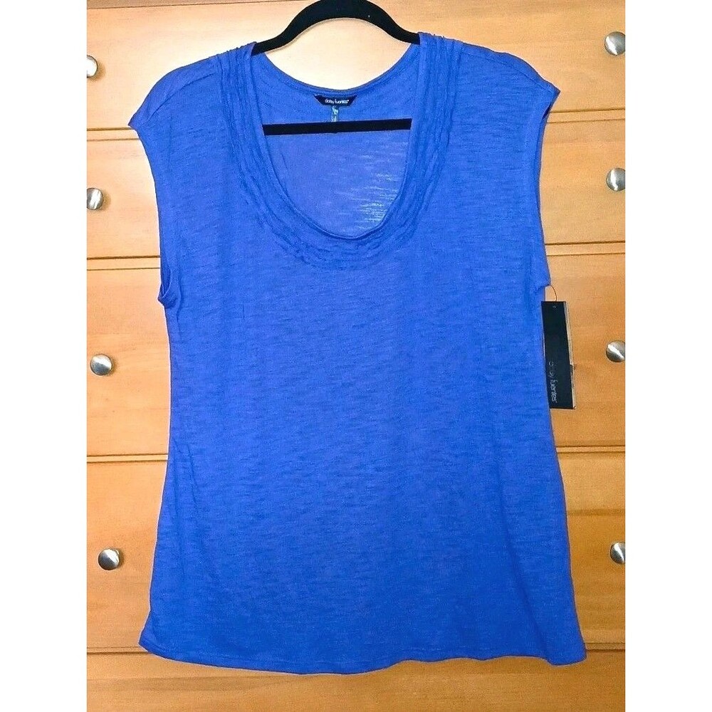 NWT Daisy Fuentes Women L Purple Scoop Neck Pleated Knit Pullover Minimalist Top